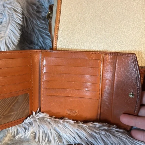 Vintage Dooney & bourke bundle. Saddle bag in bone and kiss lock wallet.